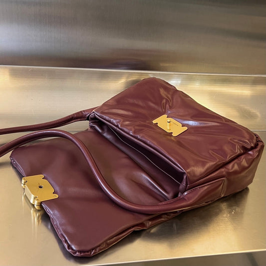 Luxury Bottega Veneta PAD PUFFER BAG 29 IN PLUM PURPLE COWHIDE LEATHER