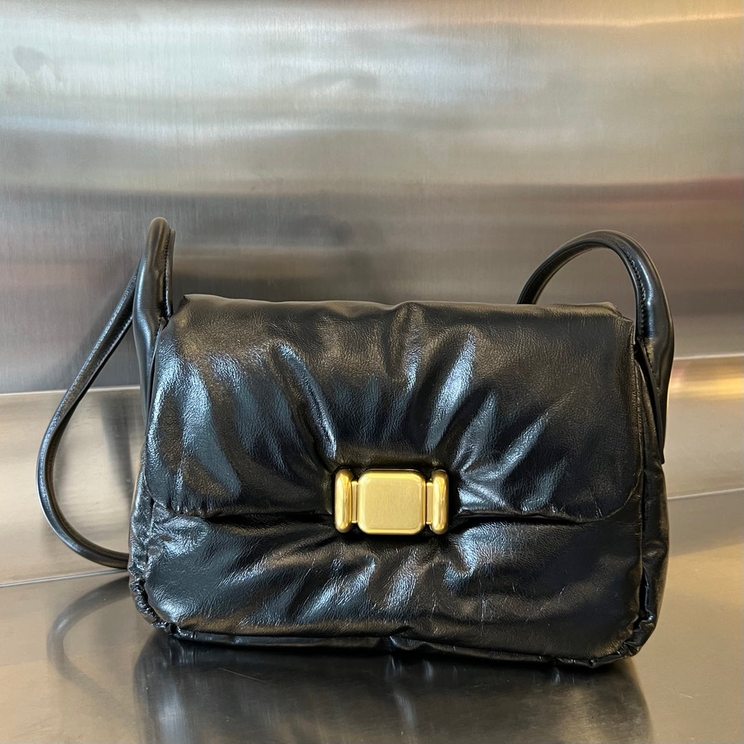 Luxury Bottega Veneta PAD PUFFER BAG 29 IN BLACK COWHIDE LEATHER
