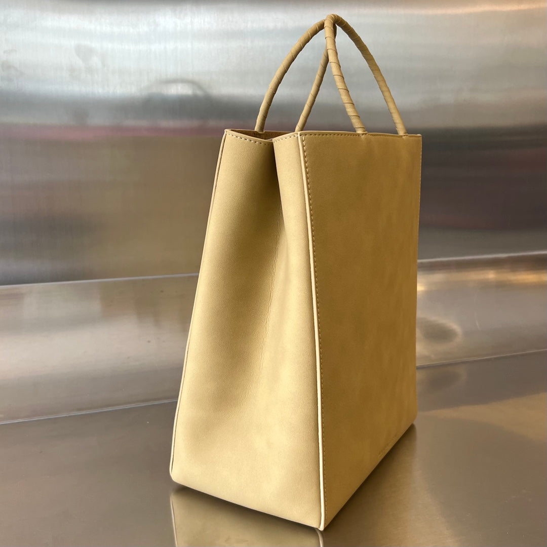 Luxury Bottega Veneta SMALL 26  BROWN BAG KRAFT CALFSKIN