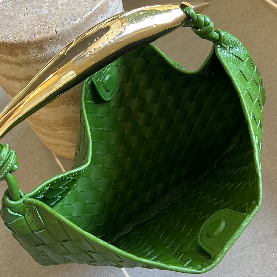 Luxury Bottega Veneta SARDINE 33 WITH CHAIN IN EMERALD GREEN LAMBSKIN