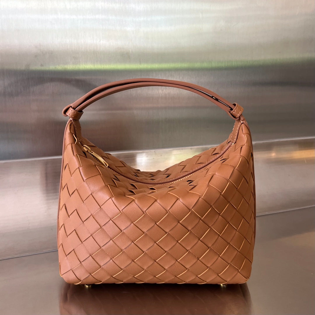 Luxury Bottega Veneta WALLACE 22 BAG IN RUSSET BROWN CALFSKIN