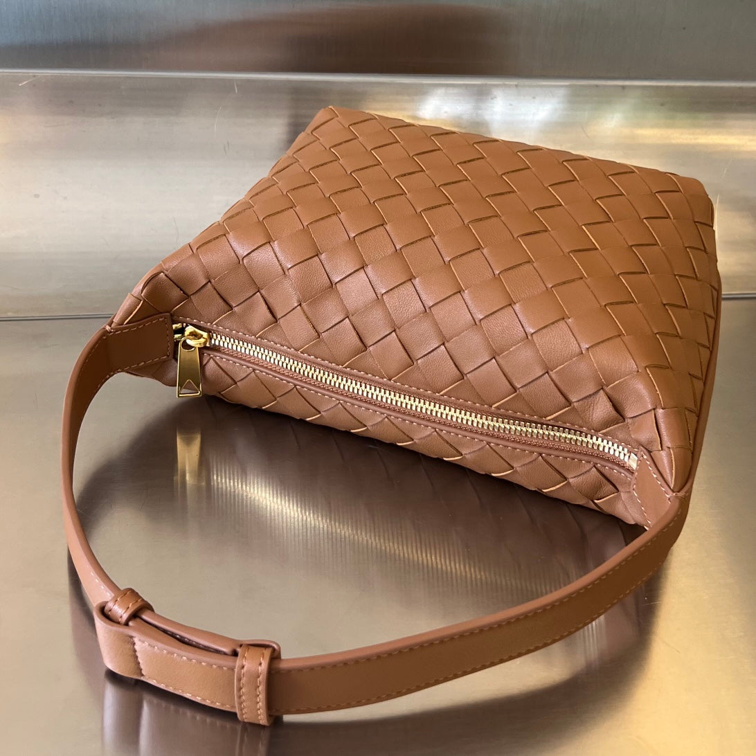 Luxury Bottega Veneta WALLACE 22 BAG IN RUSSET BROWN CALFSKIN