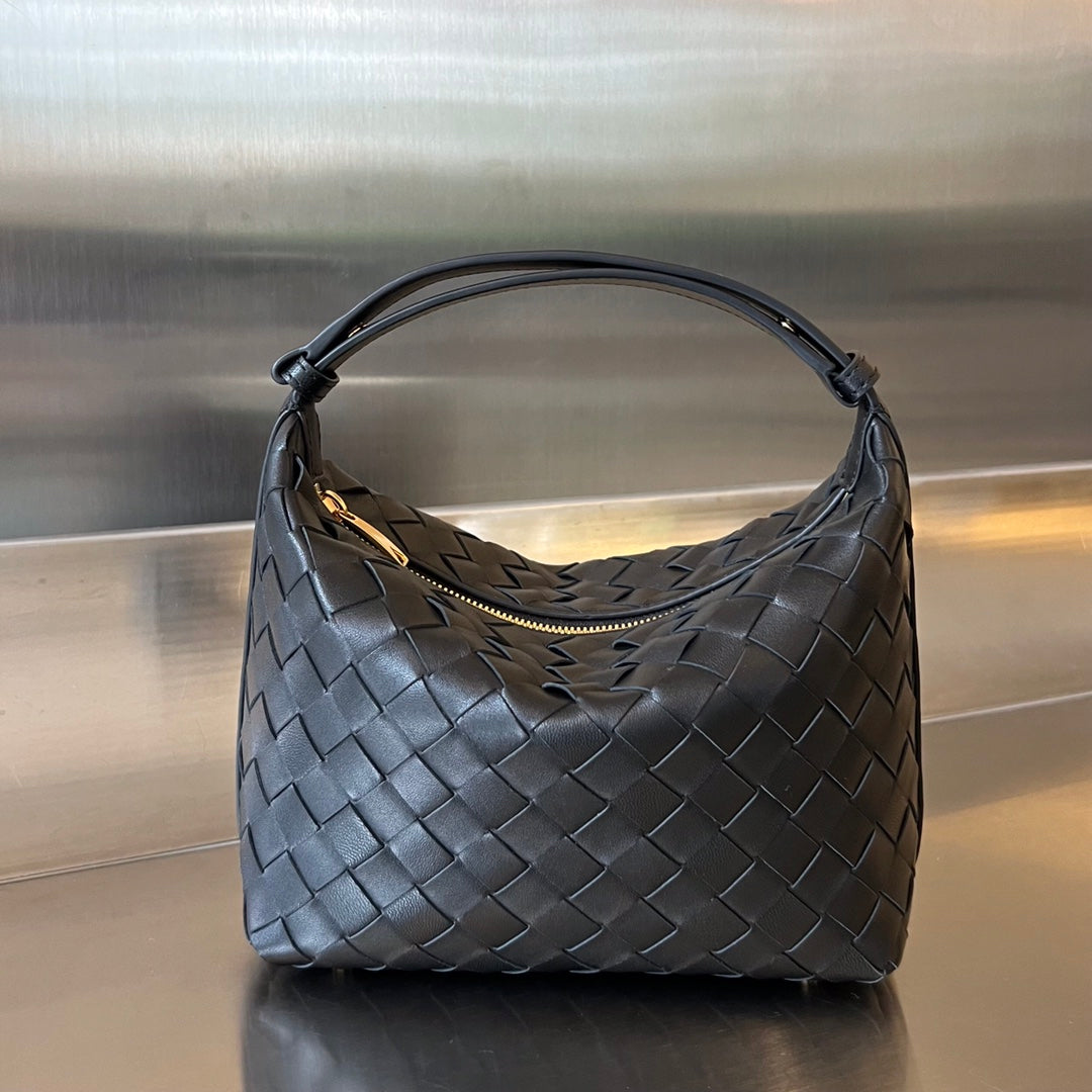 Luxury Bottega Veneta WALLACE 22 BAG IN BLACK CALFSKIN