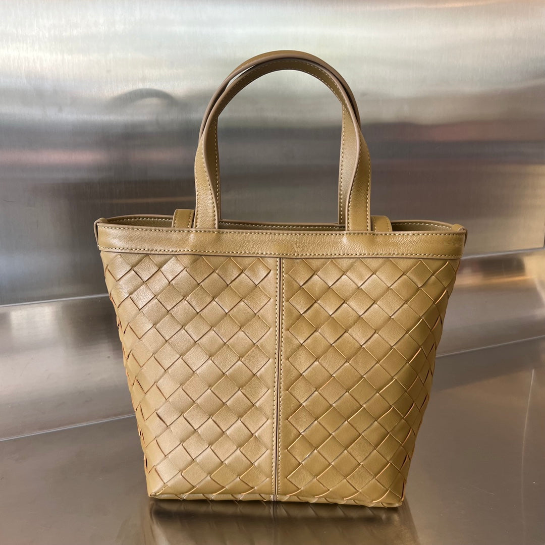 Luxury Bottega Veneta FLIP FLAP 23 BAG IN CARAMEL BROWN LAMBSKIN
