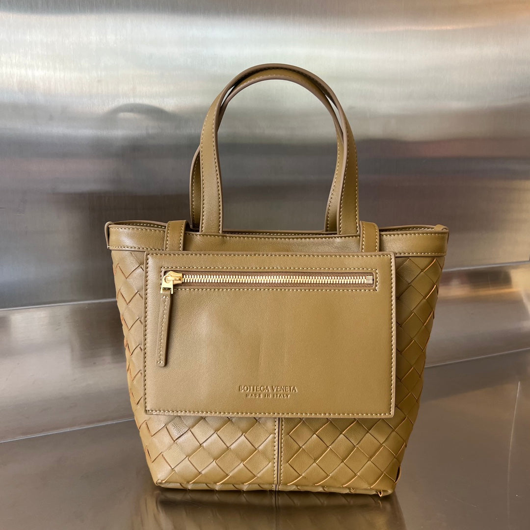 Luxury Bottega Veneta FLIP FLAP 23 BAG IN CARAMEL BROWN LAMBSKIN