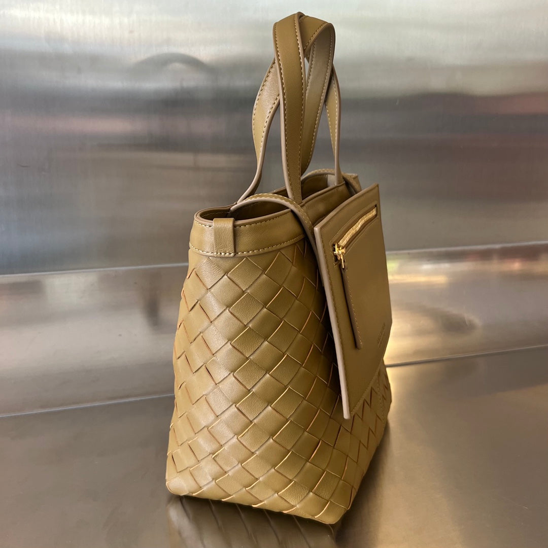 Luxury Bottega Veneta FLIP FLAP 23 BAG IN CARAMEL BROWN LAMBSKIN