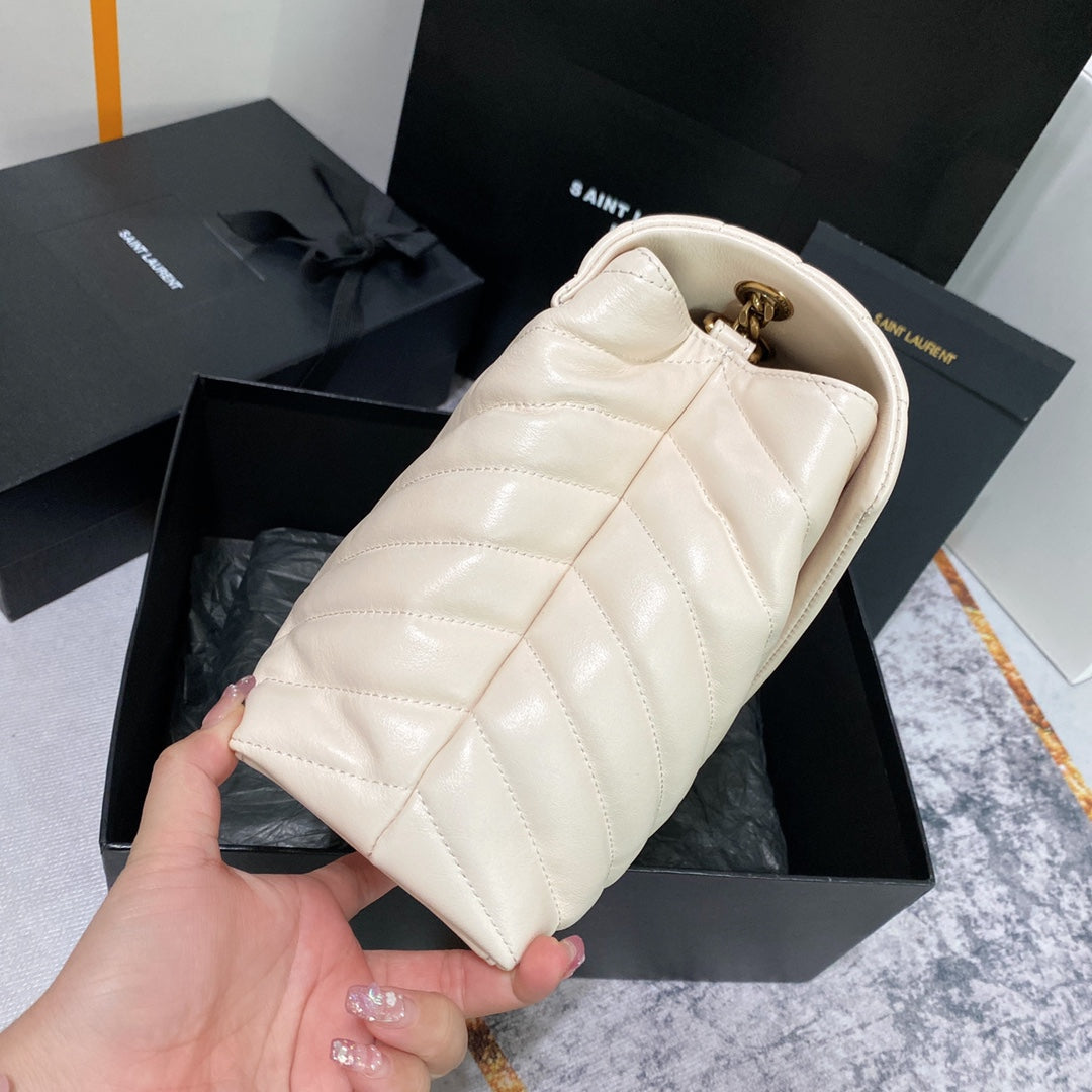 Luxury Saint Laurent LOULOU MEDIUM 32 WHITE QUILTED LEATHER GOLD HARDWARE