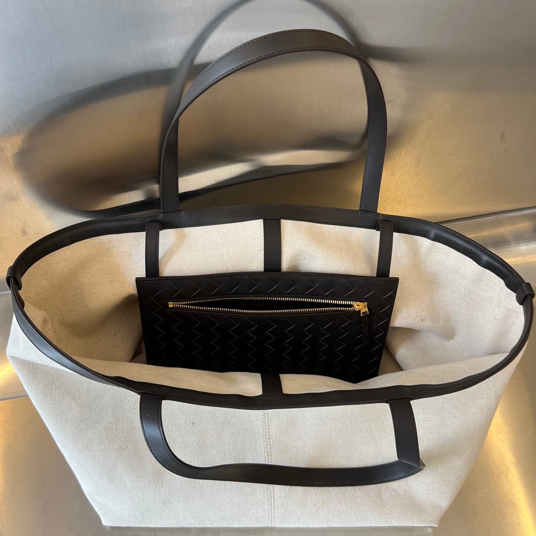 Luxury Bottega Veneta FLIP FLAP 38 IN WHITE CANVAS AND BLACK CALSKIN