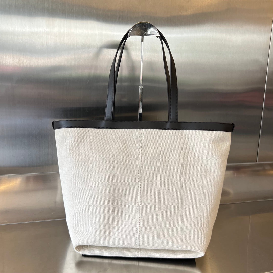 Luxury Bottega Veneta FLIP FLAP 30 IN WHITE CANVAS AND BLACK CALSKIN
