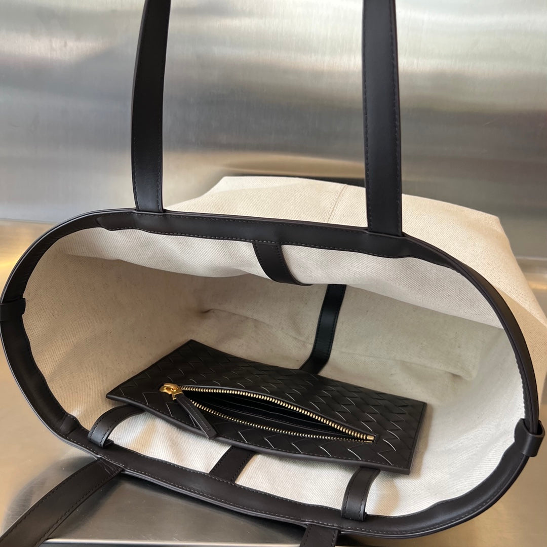 Luxury Bottega Veneta FLIP FLAP 30 IN WHITE CANVAS AND BLACK CALSKIN