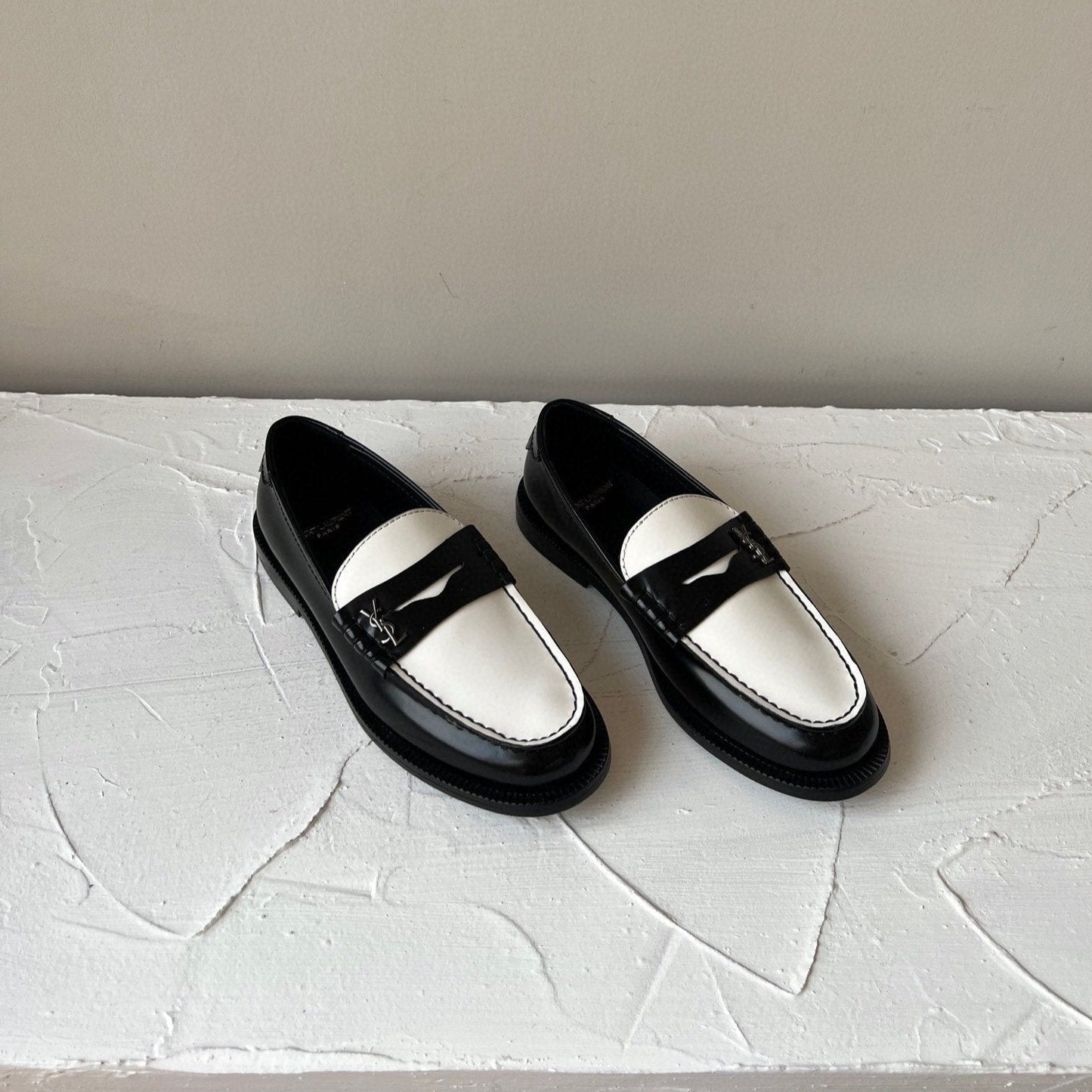 Luxury Saint Laurent SL LE LOAFER BLACK AND WHITE CALFSKIN
