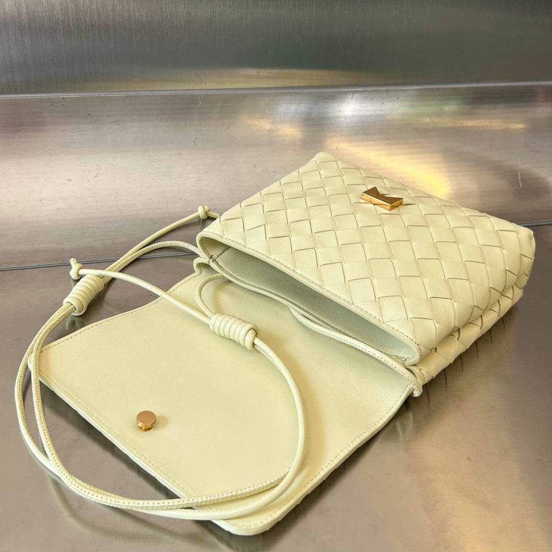 Luxury Bottega Veneta BV Mini Crossbody Bag 19cm Light Yellow Calfskin Ghw