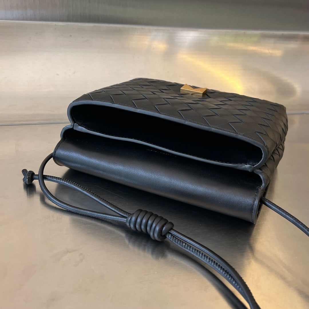 Luxury Bottega Veneta BV Mini Crossbody Bag 19cm Black Calfskin Ghw