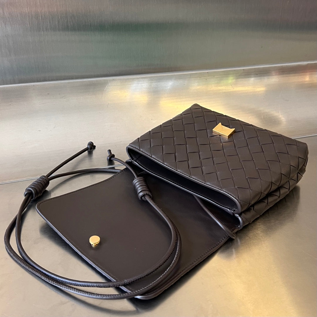Luxury Bottega Veneta BV Mini Crossbody Bag 19cm Chocolate Calfskin Ghw