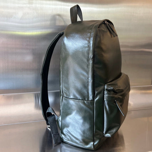 Luxury Bottega Veneta MEDIUM ARCHETYPE 46 DARK GREEN LAMBSKIN BACKPACK