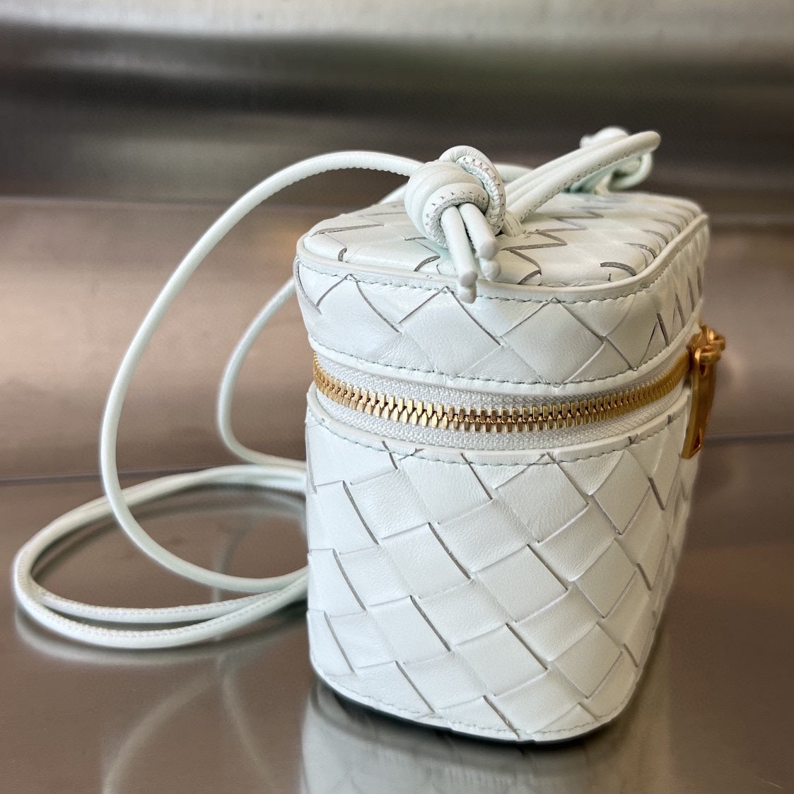 Luxury Bottega Veneta MINI VANITY CASE 18 IN WHITE LAMBSKIN