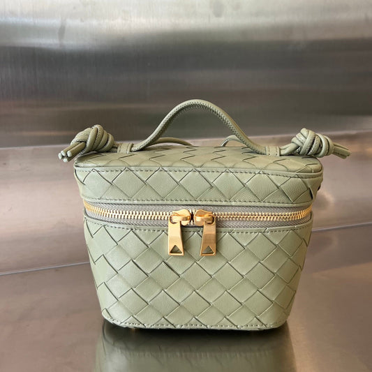 Luxury Bottega Veneta MINI VANITY CASE 18 IN OLIVE GREEN LAMBSKIN