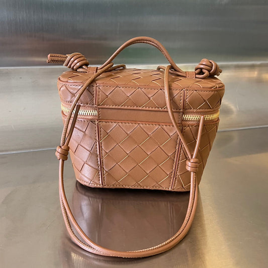 Luxury Bottega Veneta MINI VANITY CASE 18 IN CINNAMON BROWN LAMBSKIN