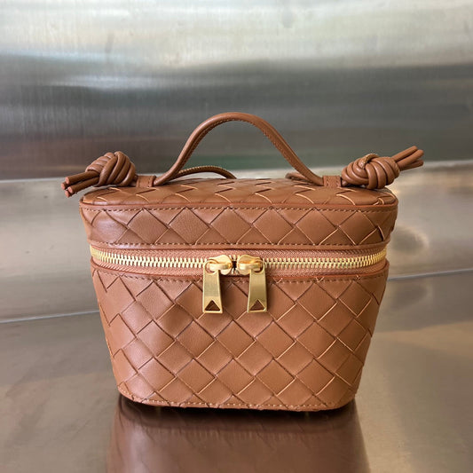 Luxury Bottega Veneta MINI VANITY CASE 18 IN CINNAMON BROWN LAMBSKIN