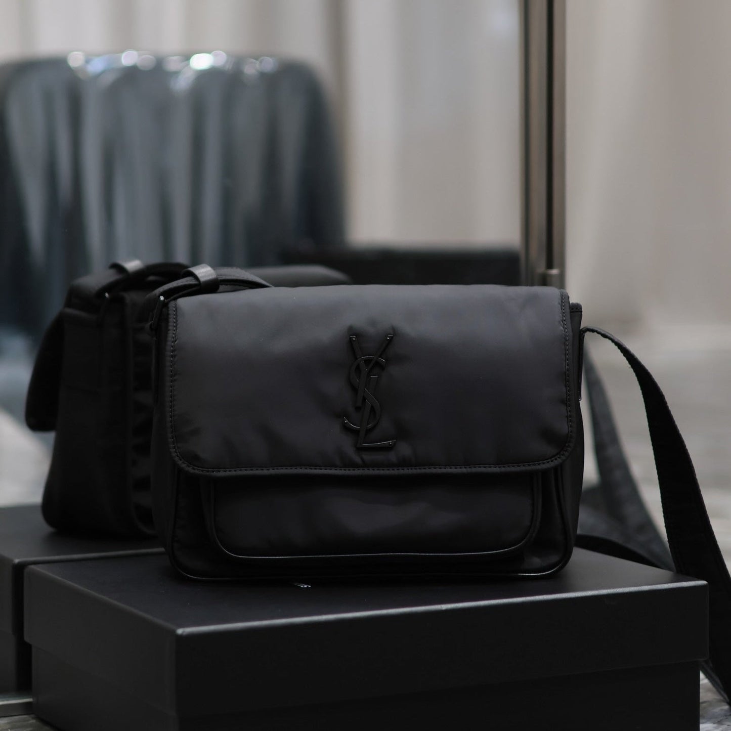 Luxury Saint Laurent NIKI MEDIUM 28 IN BLACK NYLON