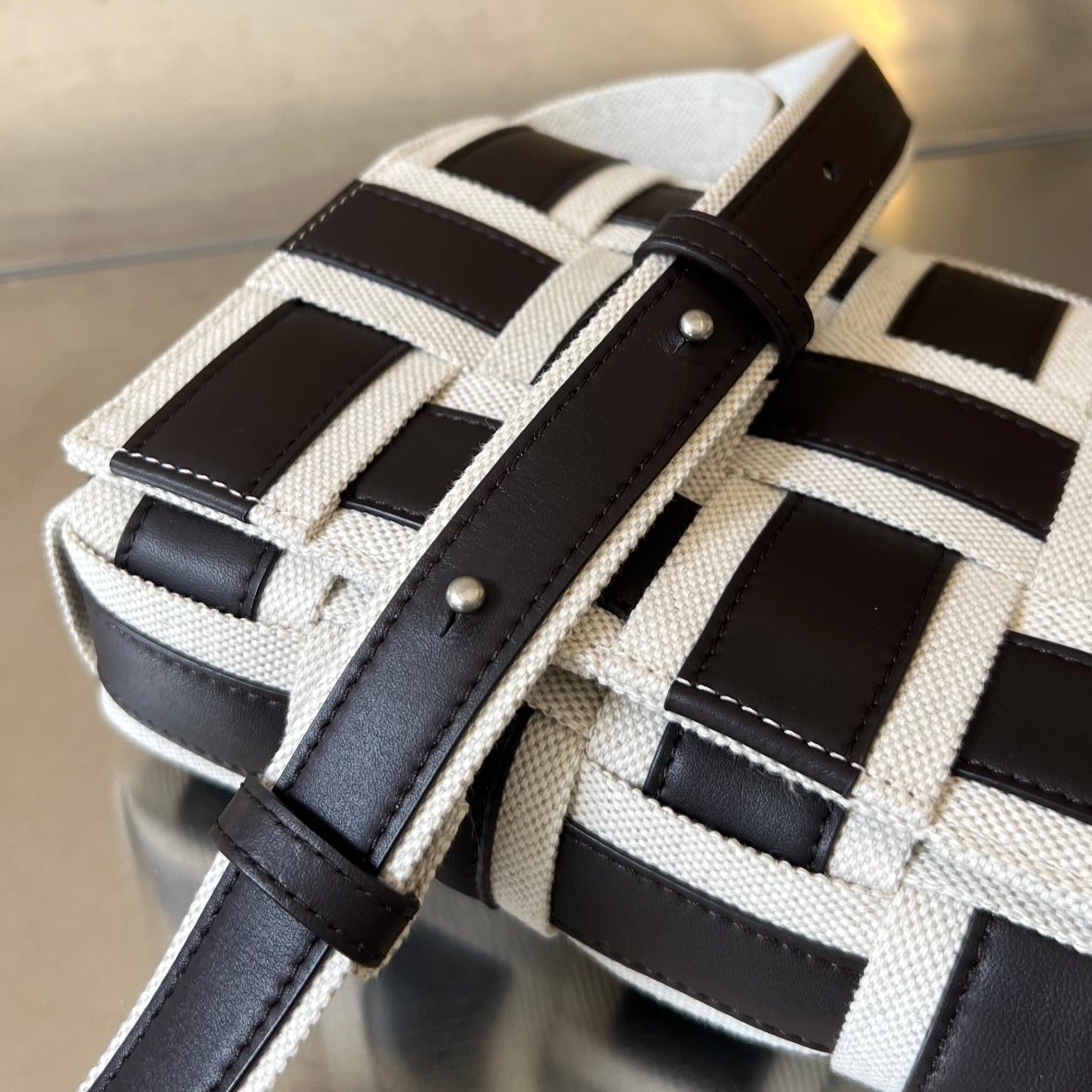 Luxury Bottega Veneta MINI CASSETTE 23 IN BLACK WHITE CALFSKIN