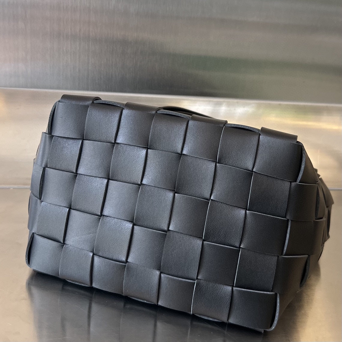 Luxury Bottega Veneta SMALL 22 CASSETTE IN BLACK LAMBSKIN