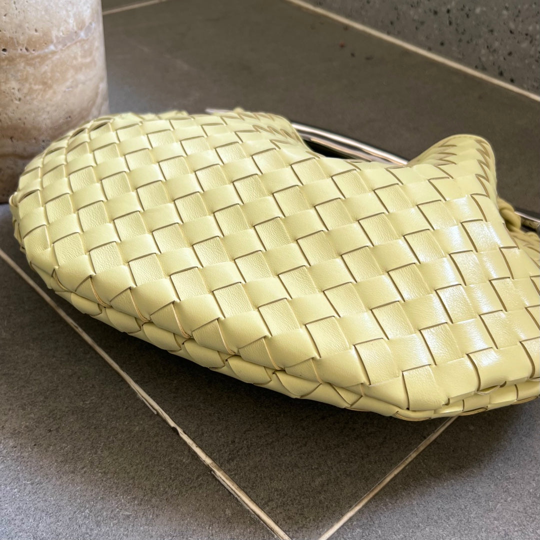Luxury Bottega Veneta SARDINE 33 WITH CHAIN IN YELLOW CREAM LAMBSKIN