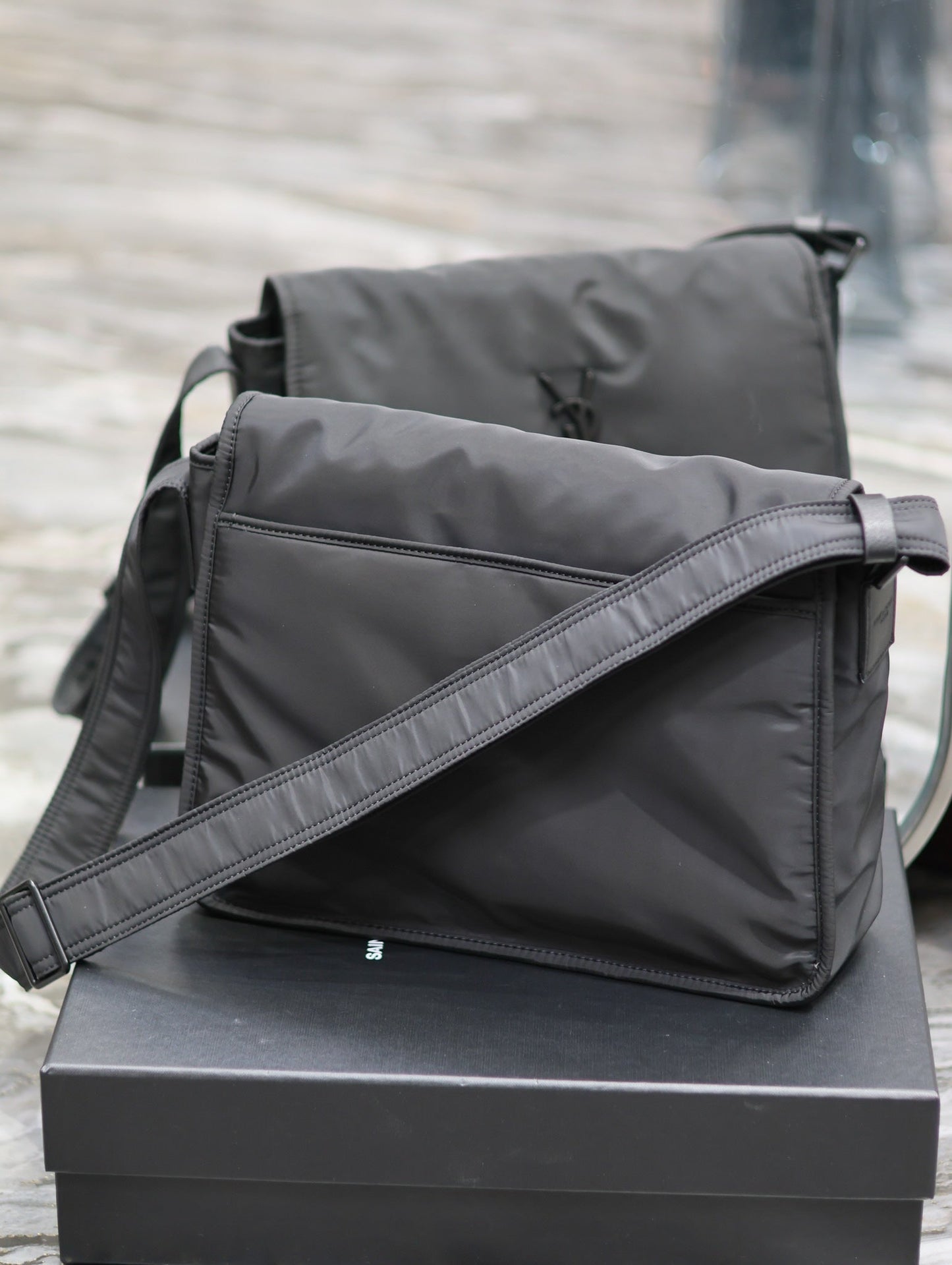Luxury Saint Laurent NIKI LARGE 32 IN BLACK NYLON