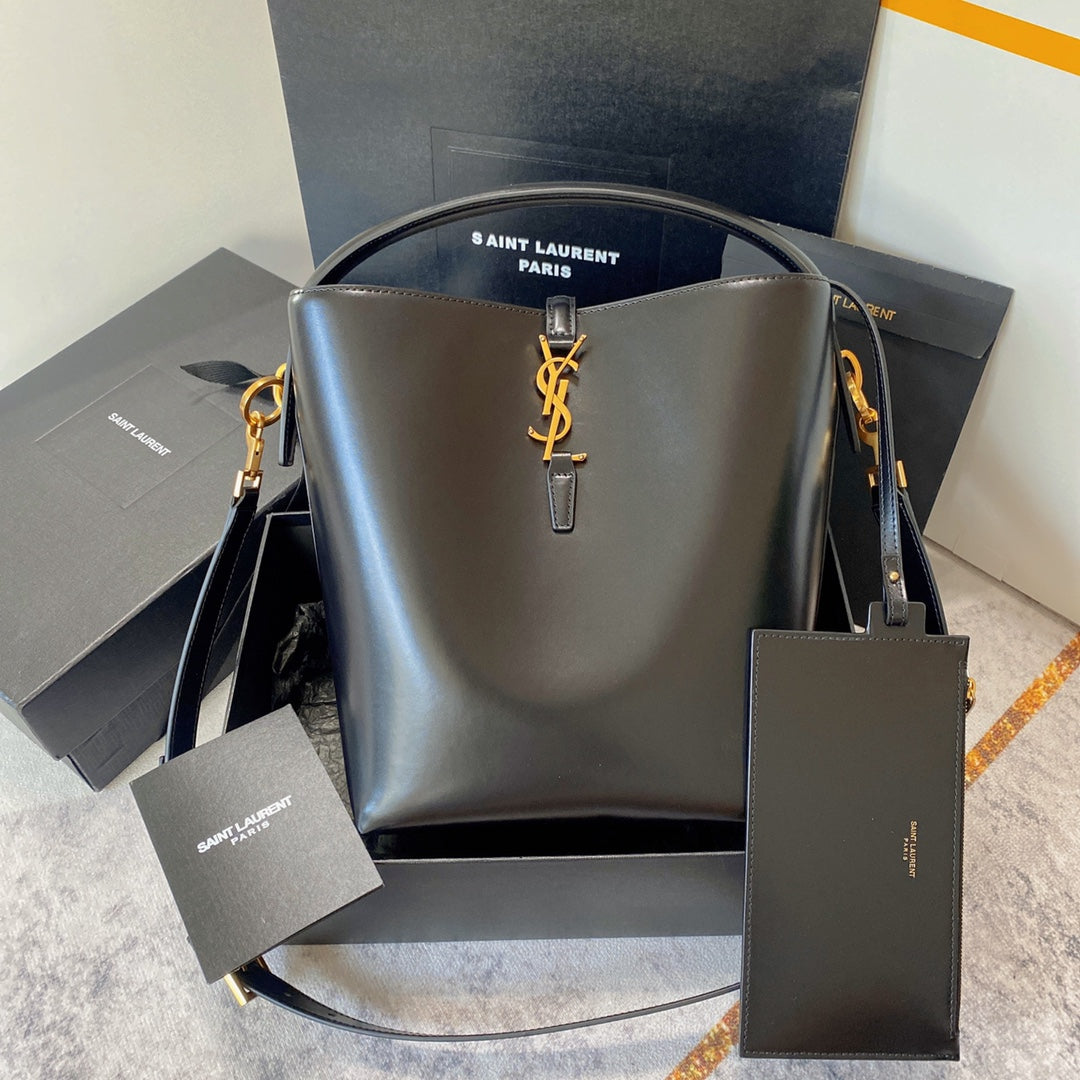 Luxury Saint Laurent le 37 20cm black shiny calfskin