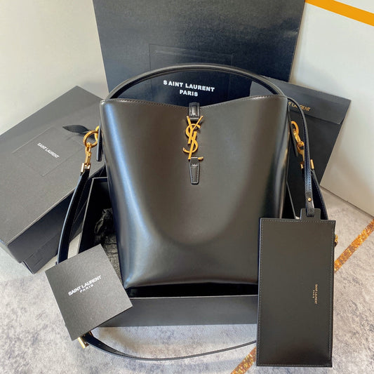 Luxury Saint Laurent le 37 20cm black shiny calfskin