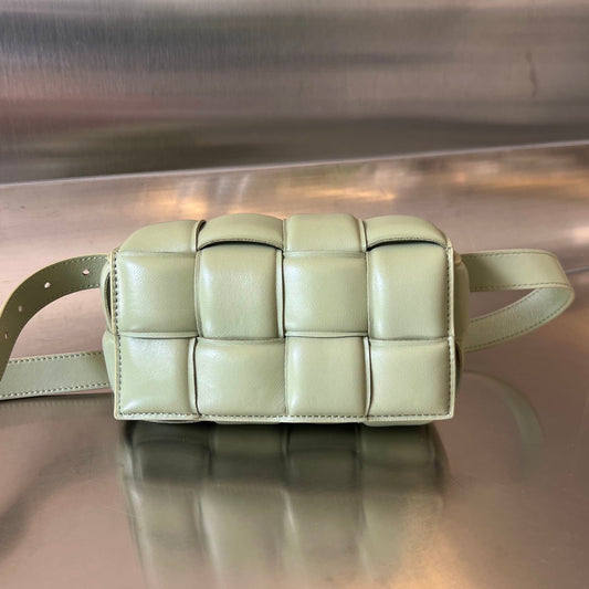 Luxury Bottega Veneta MINI CASSETTE 18 IN WHITE CREAM LAMBSKIN