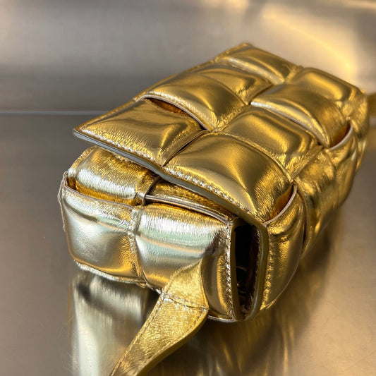 Luxury Bottega Veneta MINI CASSETTE 18 IN GOLDEN LAMBSKIN
