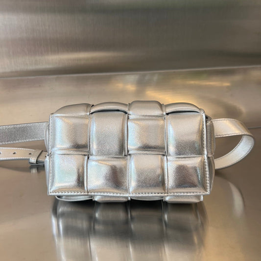Luxury Bottega Veneta MINI CASSETTE 18 IN SILVER LAMBSKIN