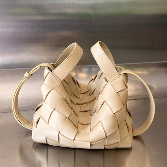 Luxury Bottega Veneta SMALL 22 CASSETTE IN BEIGE LAMBSKIN