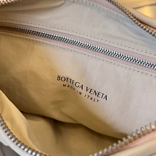 Luxury Bottega Veneta BUDDY 59 BAG IN DARK CREAM CALFSKIN