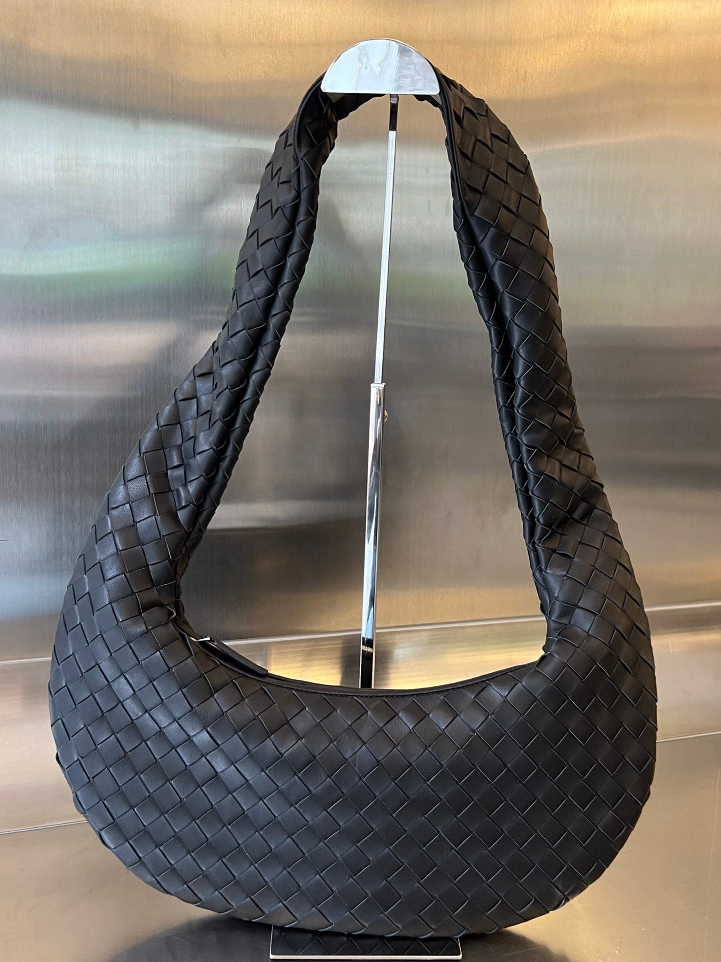 Luxury Bottega Veneta BUDDY 59 BAG IN BLACK CALFSKIN