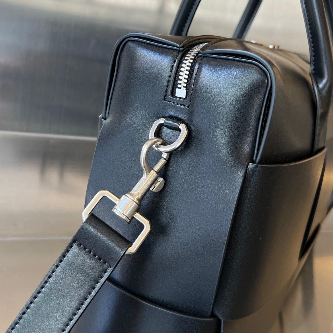 Luxury Bottega Veneta ARCO 36 BAG IN BLACK LAMBSKIN