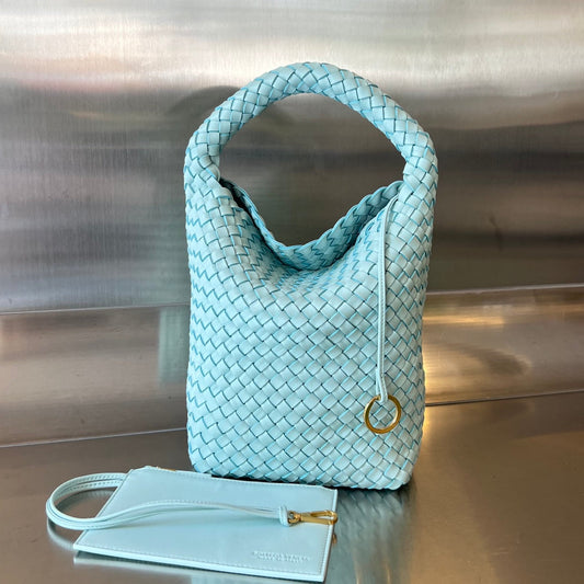 Luxury Bottega Veneta CABAT BUCKET 35 IN BLUE SKY LAMBSKIN