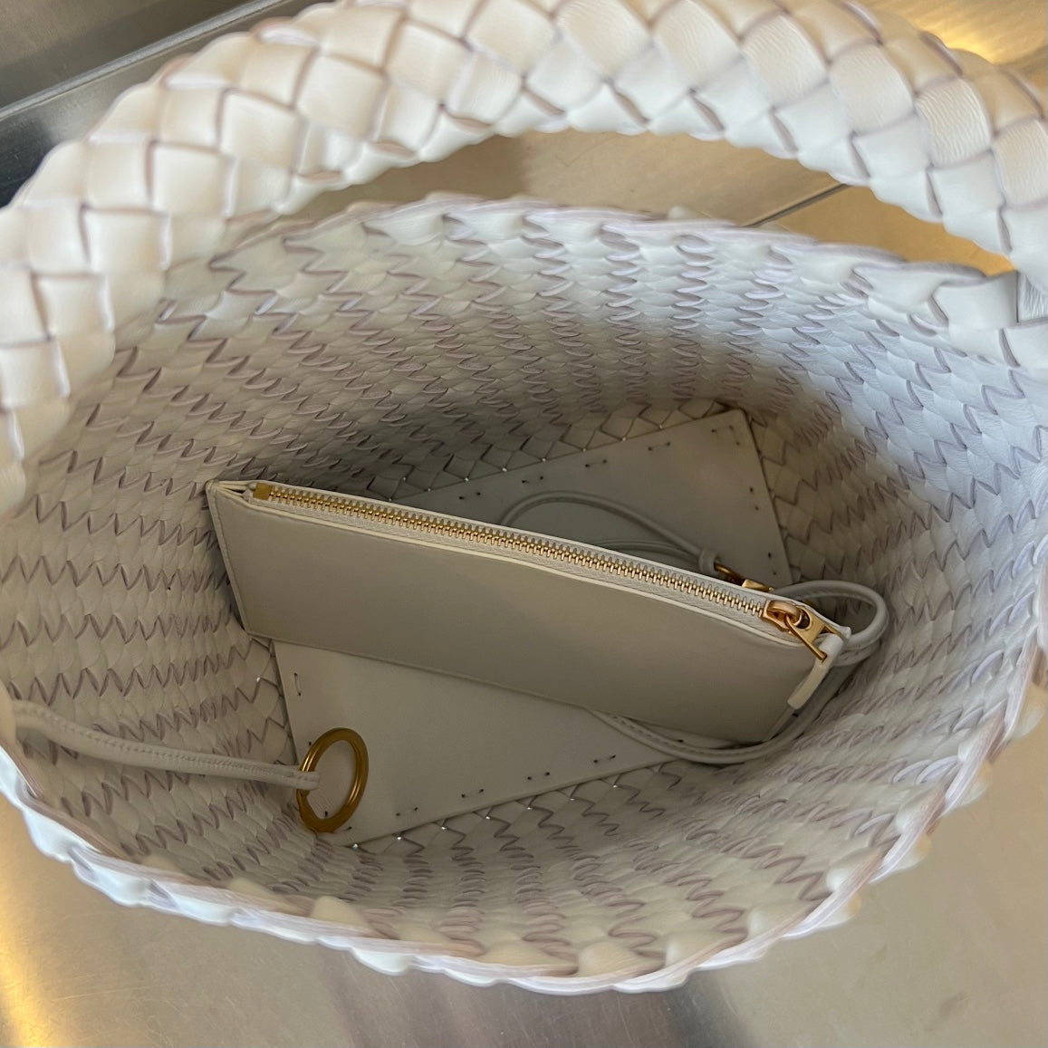 Luxury Bottega Veneta CABAT BUCKET 35 IN WHITE LAMBSKIN