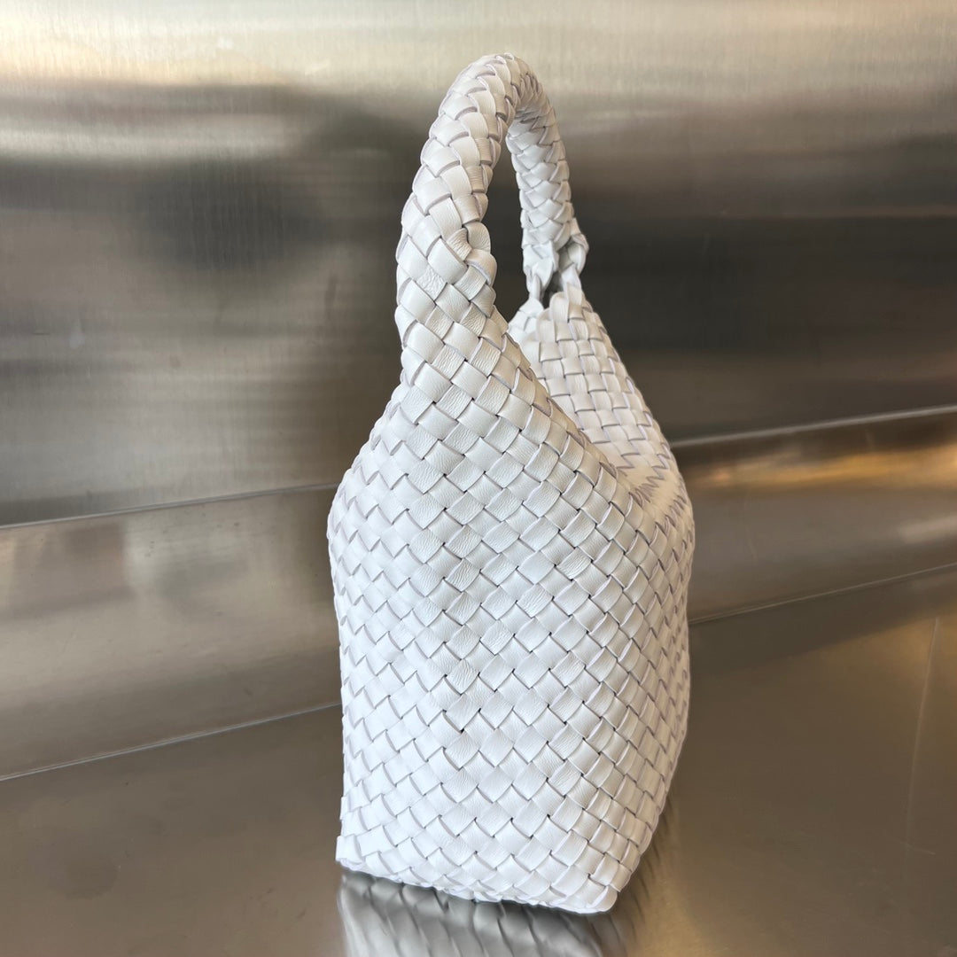 Luxury Bottega Veneta CABAT BUCKET 35 IN WHITE LAMBSKIN