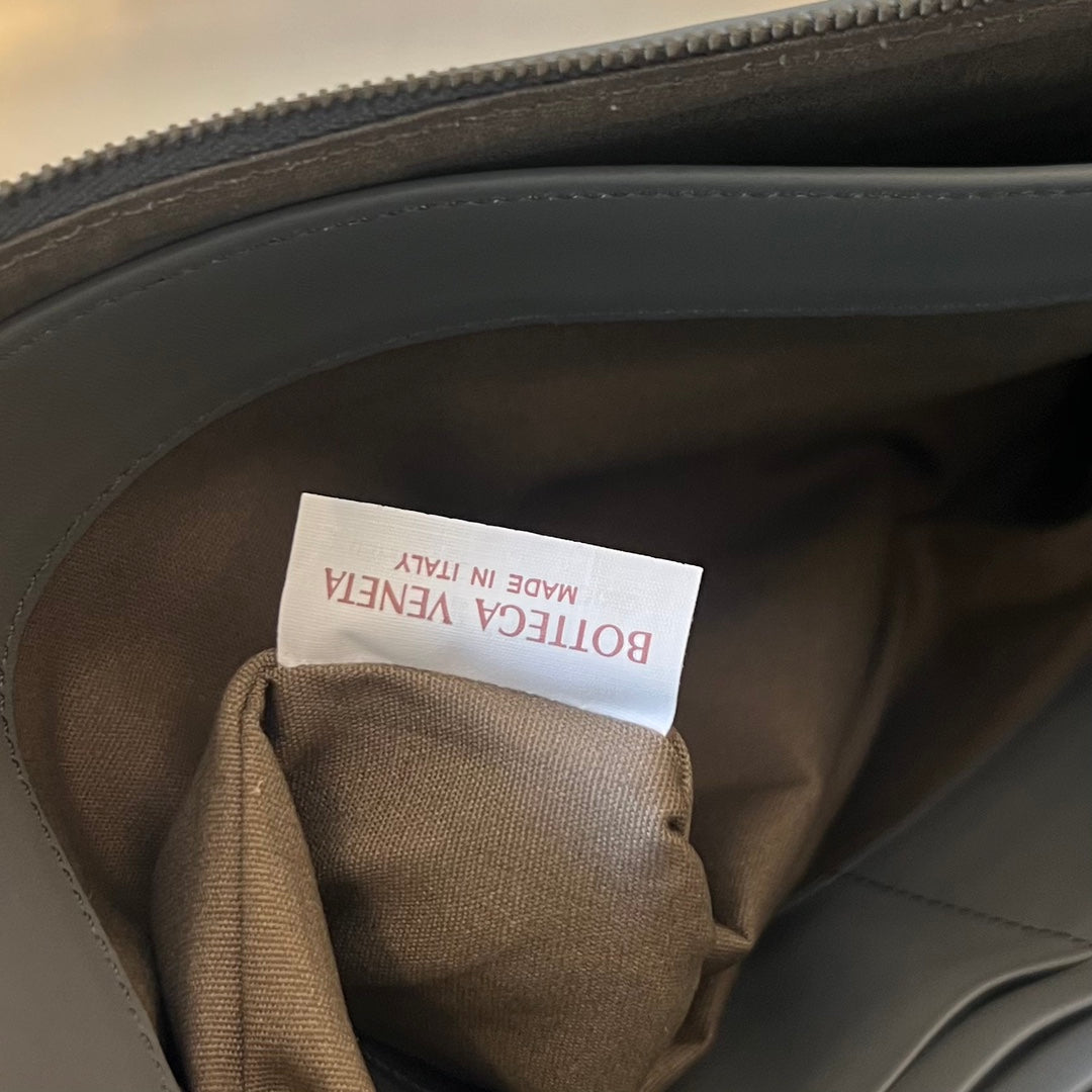 Luxury Bottega Veneta INTRECCIATO 30 IN GREY STEEL LAMBSKIN