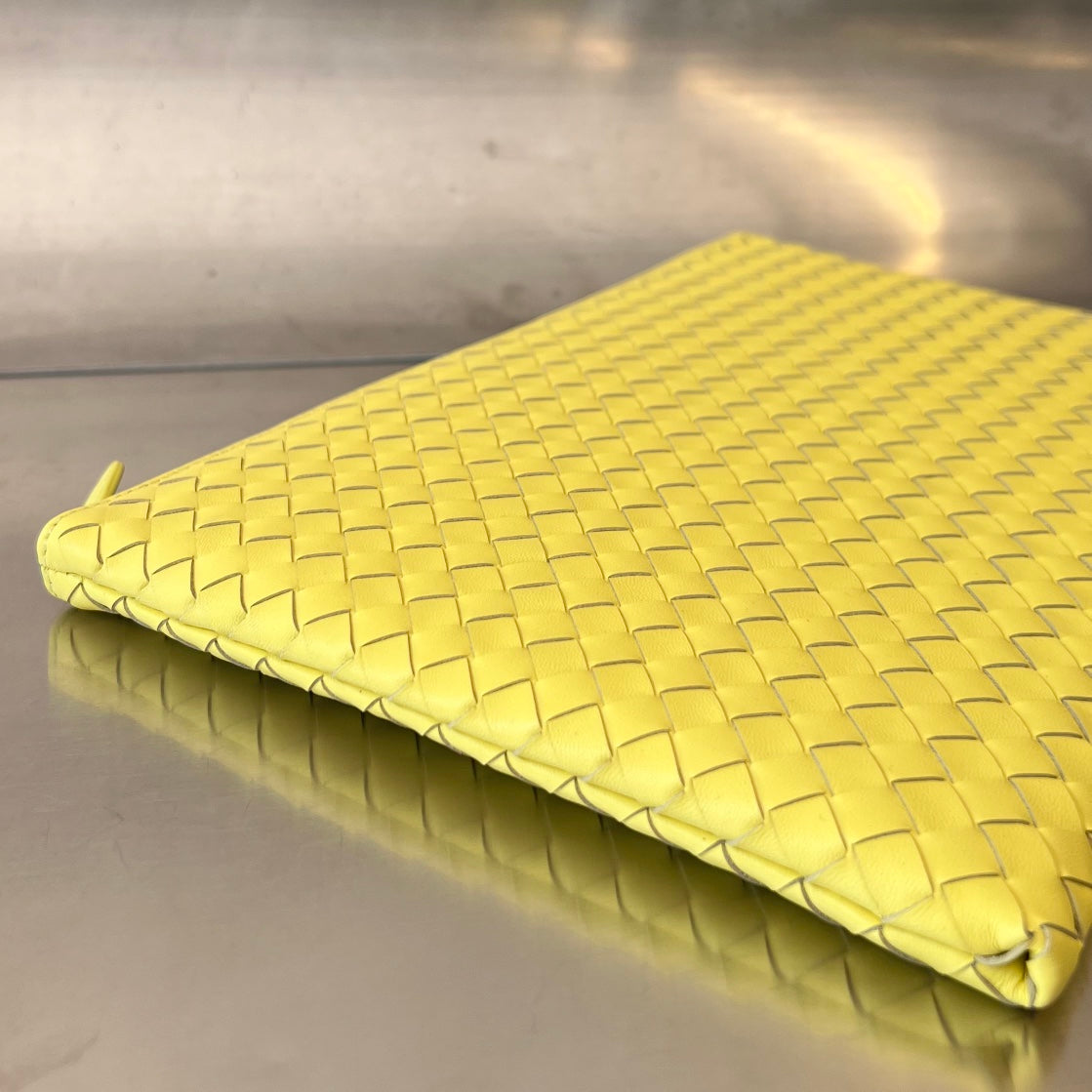 Luxury Bottega Veneta INTRECCIATO 30 IN LIGHT YELLOW LAMBSKIN
