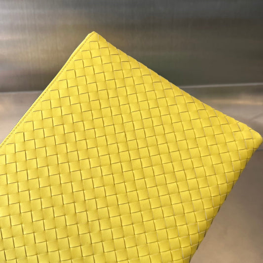 Luxury Bottega Veneta INTRECCIATO 30 IN LIGHT YELLOW LAMBSKIN