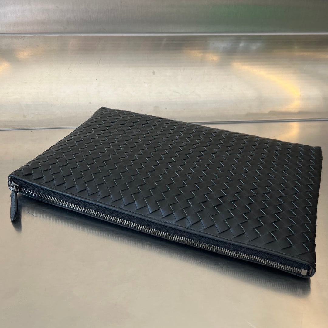 Luxury Bottega Veneta INTRECCIATO 30 IN BLACK LAMBSKIN