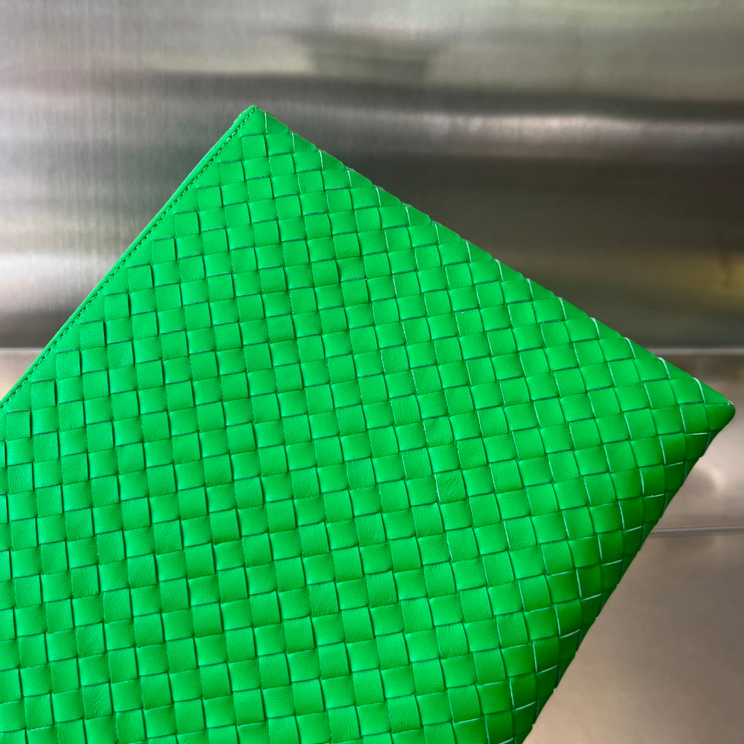 Luxury Bottega Veneta INTRECCIATO 30 IN EMERALD GREEN LAMBSKIN