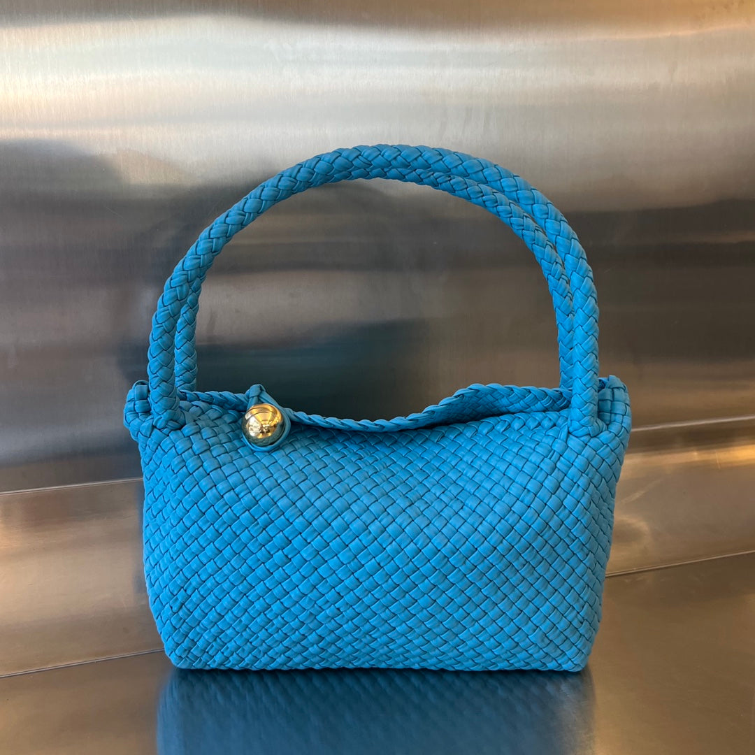 Luxury Bottega Veneta TOSCA 27 BAG IN AZURE BLUE CALFSKIN
