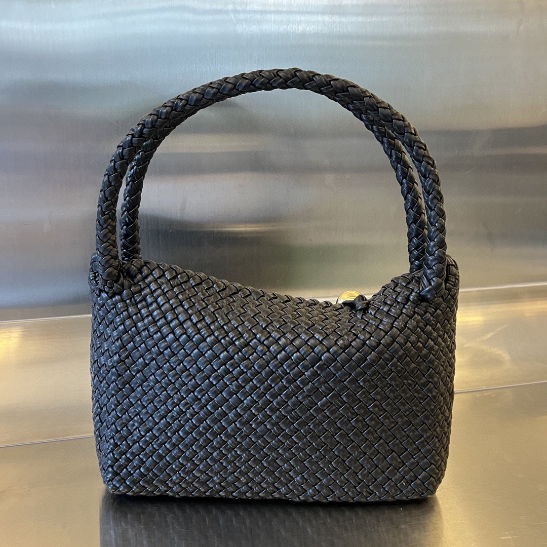 Luxury Bottega Veneta TOSCA 27 BAG IN BLACK CALFSKIN