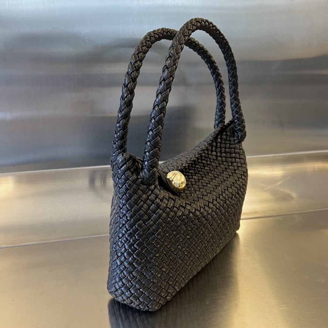 Luxury Bottega Veneta TOSCA 27 BAG IN BLACK CALFSKIN