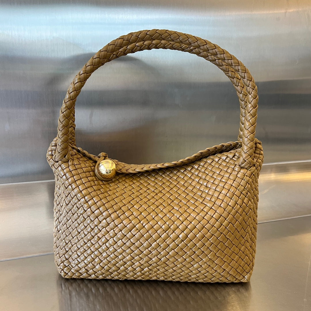 Luxury Bottega Veneta TOSCA 27 BAG IN ACORN CALFSKIN