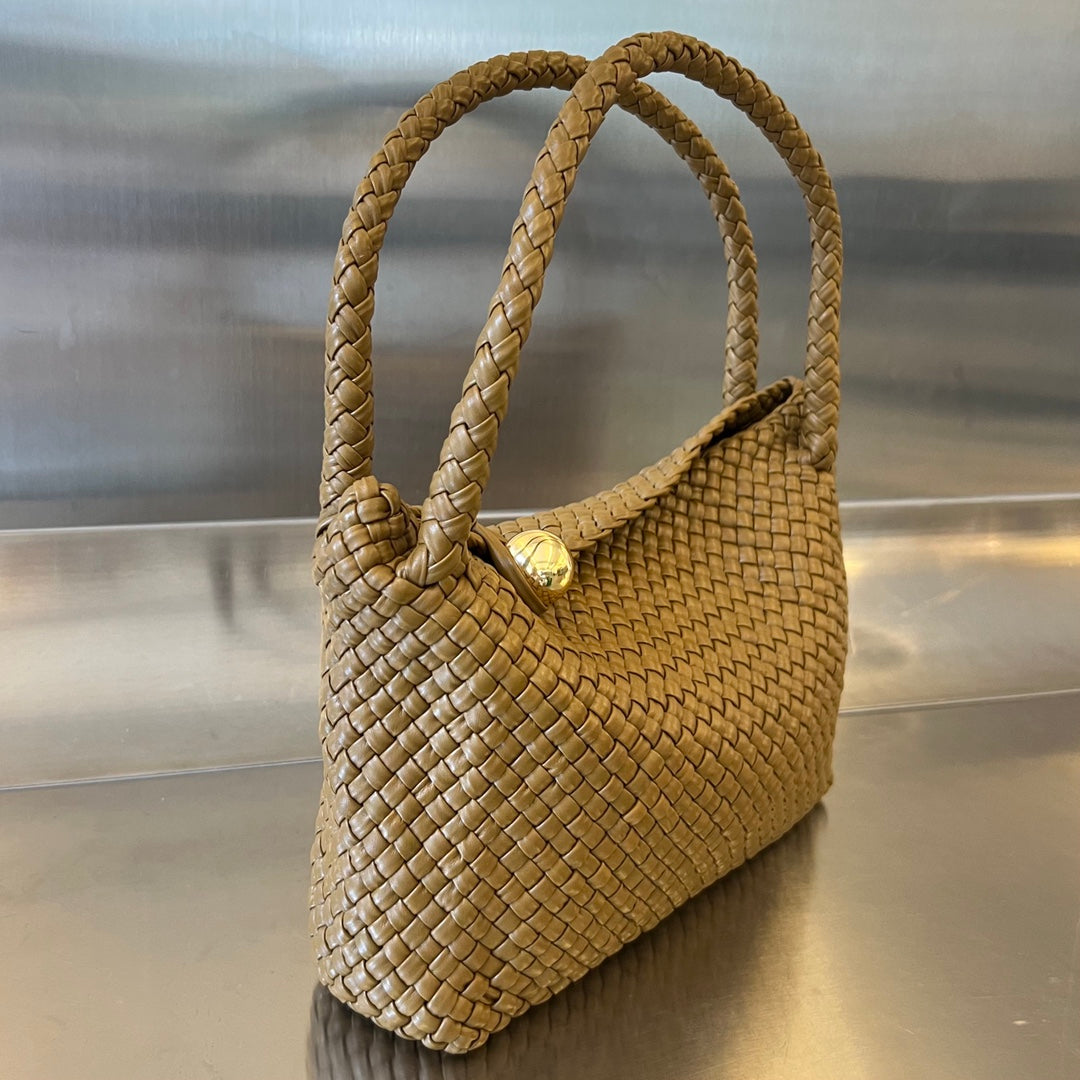 Luxury Bottega Veneta TOSCA 27 BAG IN ACORN CALFSKIN